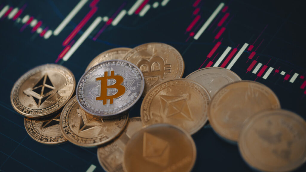 Crypto Market Falls; Bitcoin, Ethereum Fall Over 1%